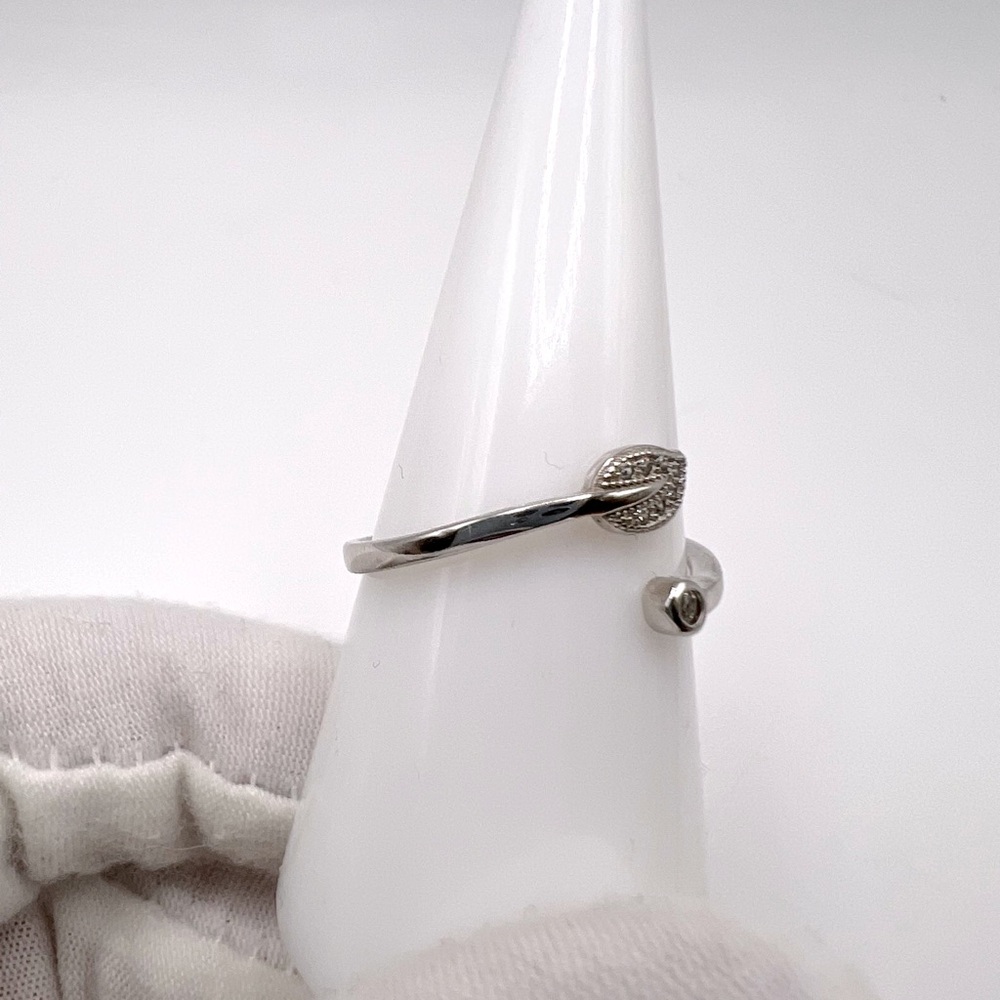 Sale $8 Firm! Sterling Silver Adjustable Ring with Cz’z - Picture 3 of 14
